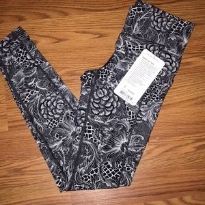 Lululemon speed up tight never worn with tags